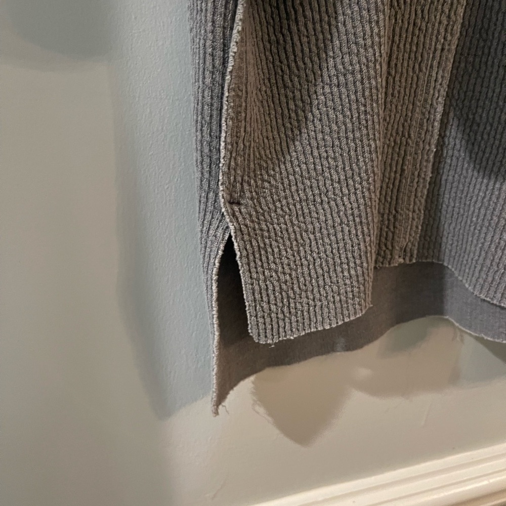 Aerie Sweater/ Sweatshirt Ribbed Raw Hem Side Slit Smoke Grey XS Oversized - Picture 7 of 9